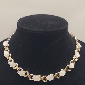 Vintage gold-tone linked choker necklace with pearl moonglow thermoset
